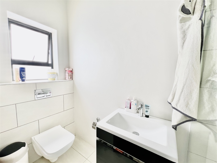 4 Bedroom Property for Sale in Mount Royal Golf Estate Western Cape